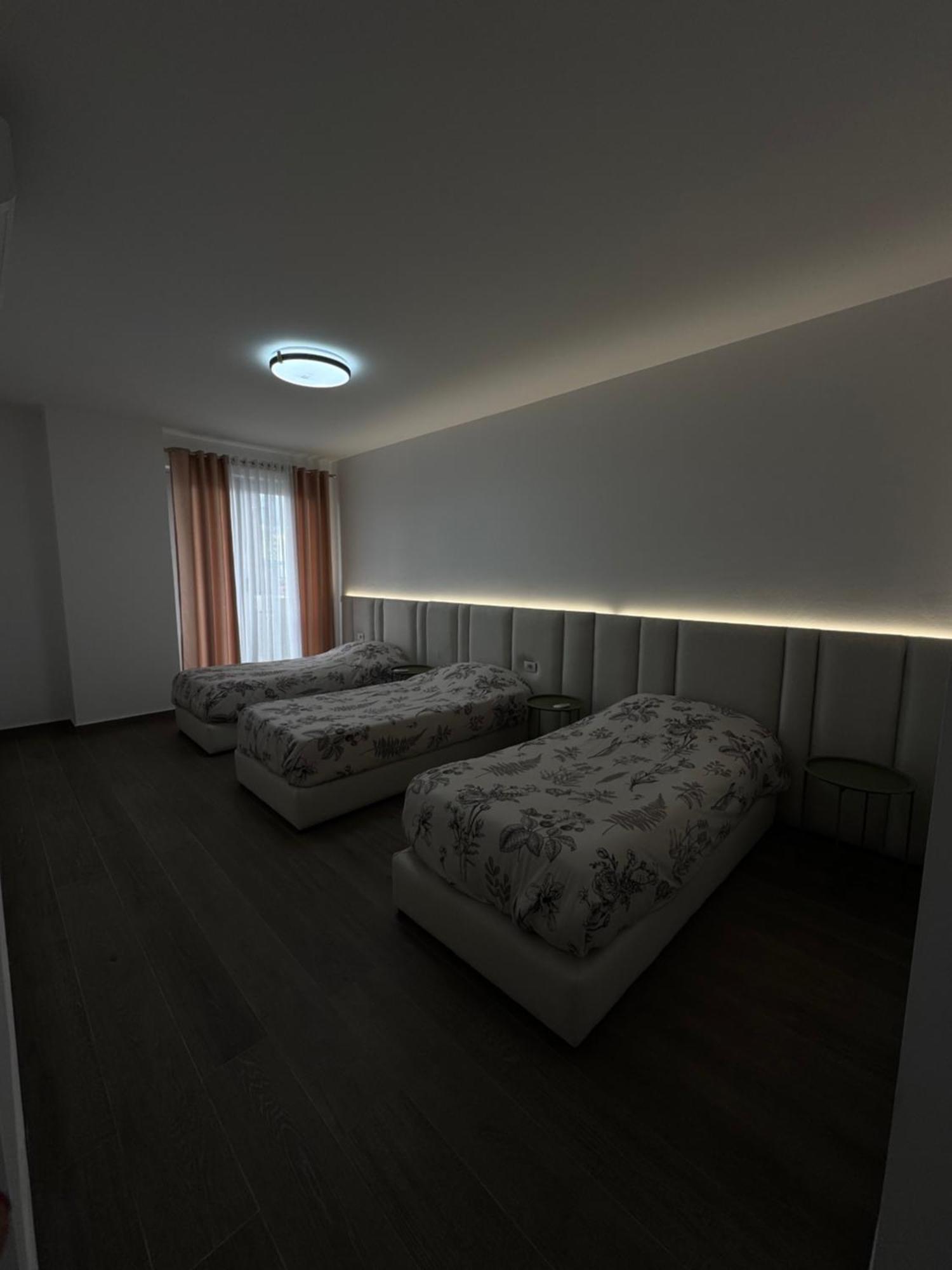 Free Parking Skanderbeg Square - Spacious Central Apartment Тирана Екстер'єр фото